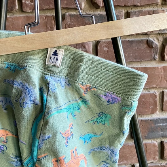 18-24M Gap Shorts - Dinosaurs - Picture 3 of 4